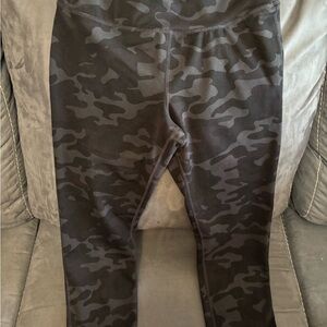 Danskin Dark Camouflage Leggings